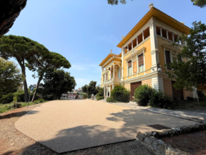 Resin bound Villa installed in Italy using SureSet Resin HiSkin